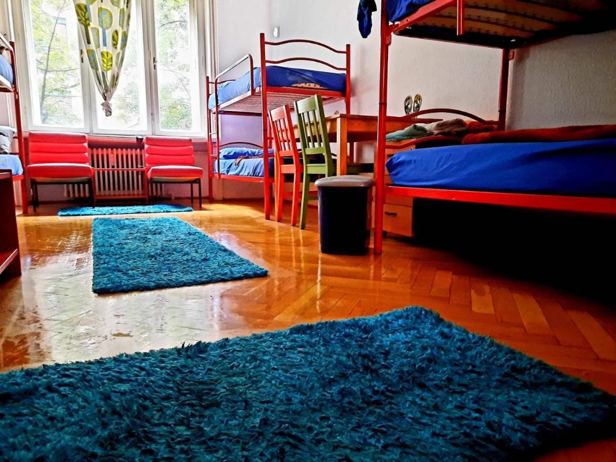 Lamis Hostel Boedapest Buitenkant foto